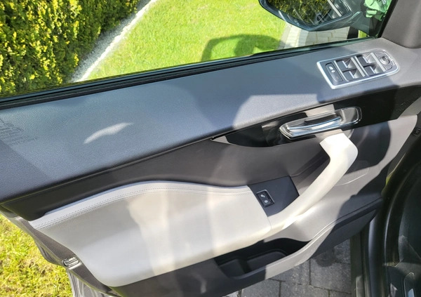 Jaguar F-Pace cena 116990 przebieg: 84000, rok produkcji 2018 z Dynów małe 781
